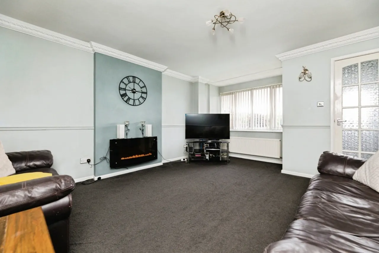 Merbeck Drive, High Green, S35, photo 10