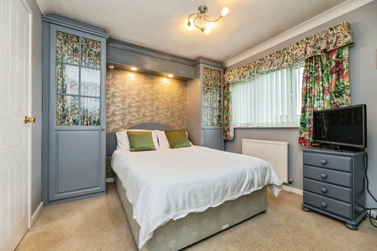 Merbeck Drive, High Green, S35, photo 12
