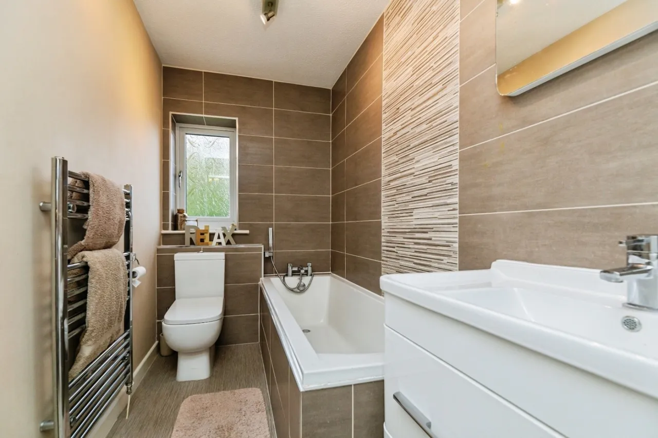 Merbeck Drive, High Green, S35, photo 14