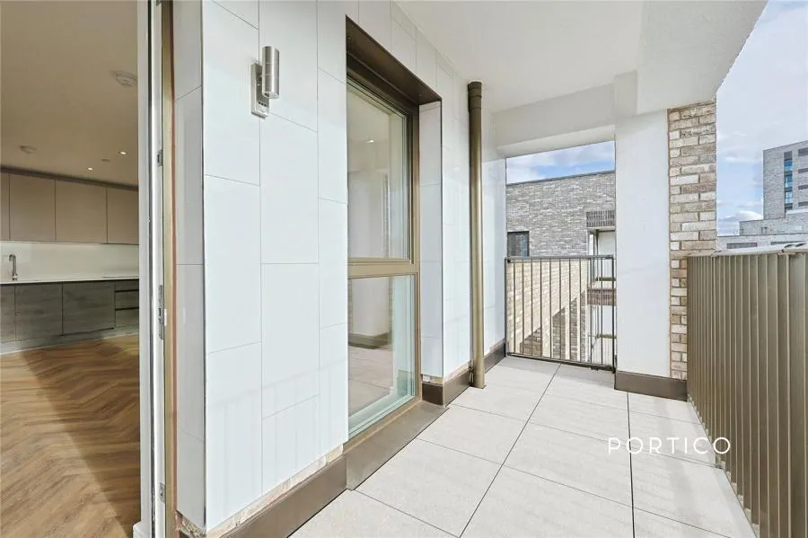3 bed flat to rent, Denmark Road, London, NW6