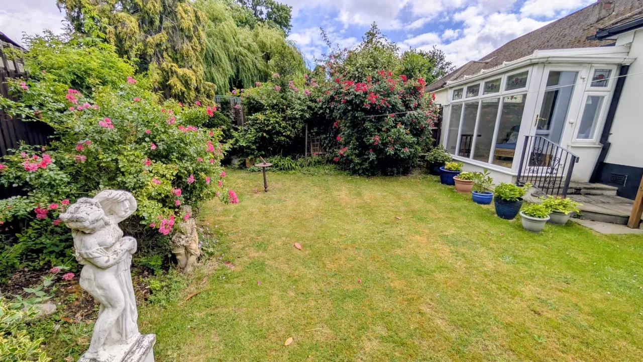Copthall Gardens, Mill Hill, NW7, London, photo 4