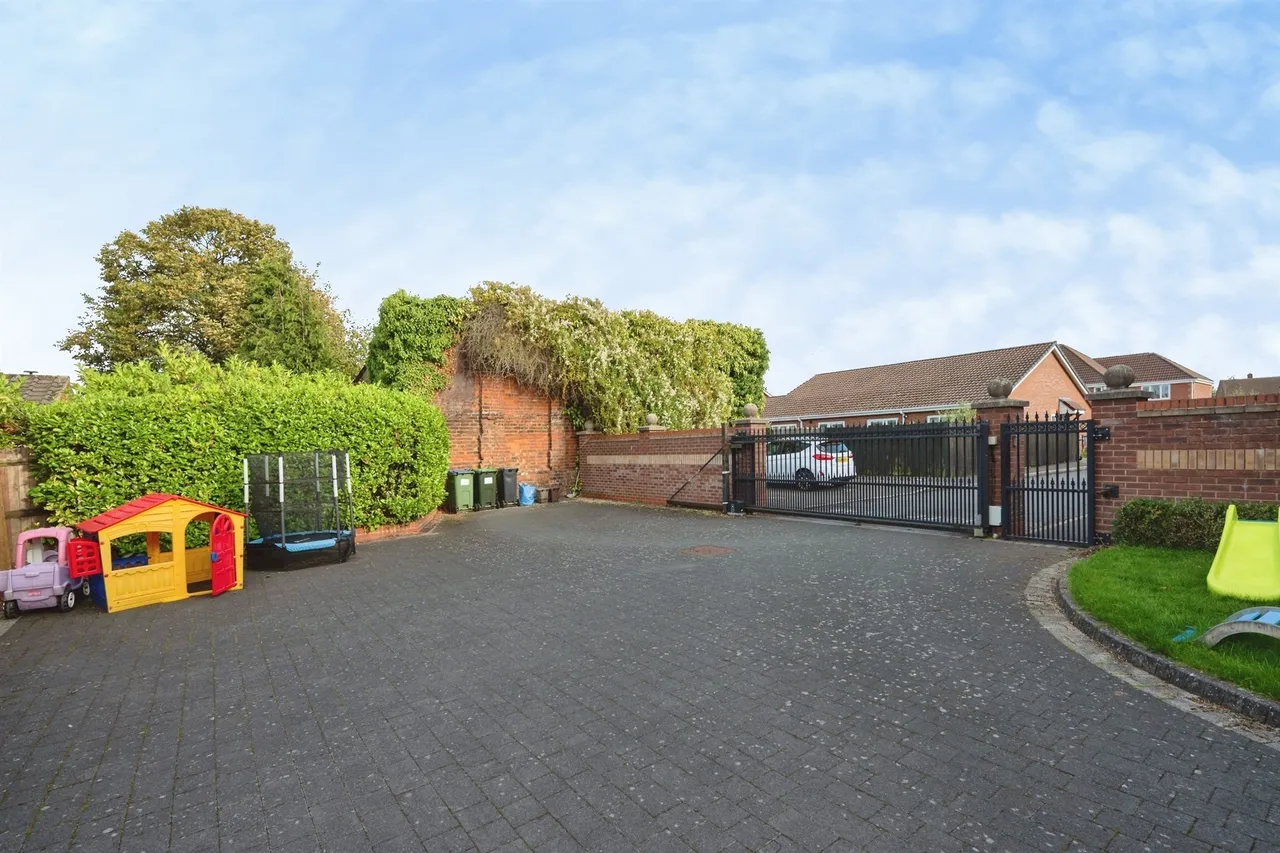 Farley Road, West Bromwich, B70, photo 4