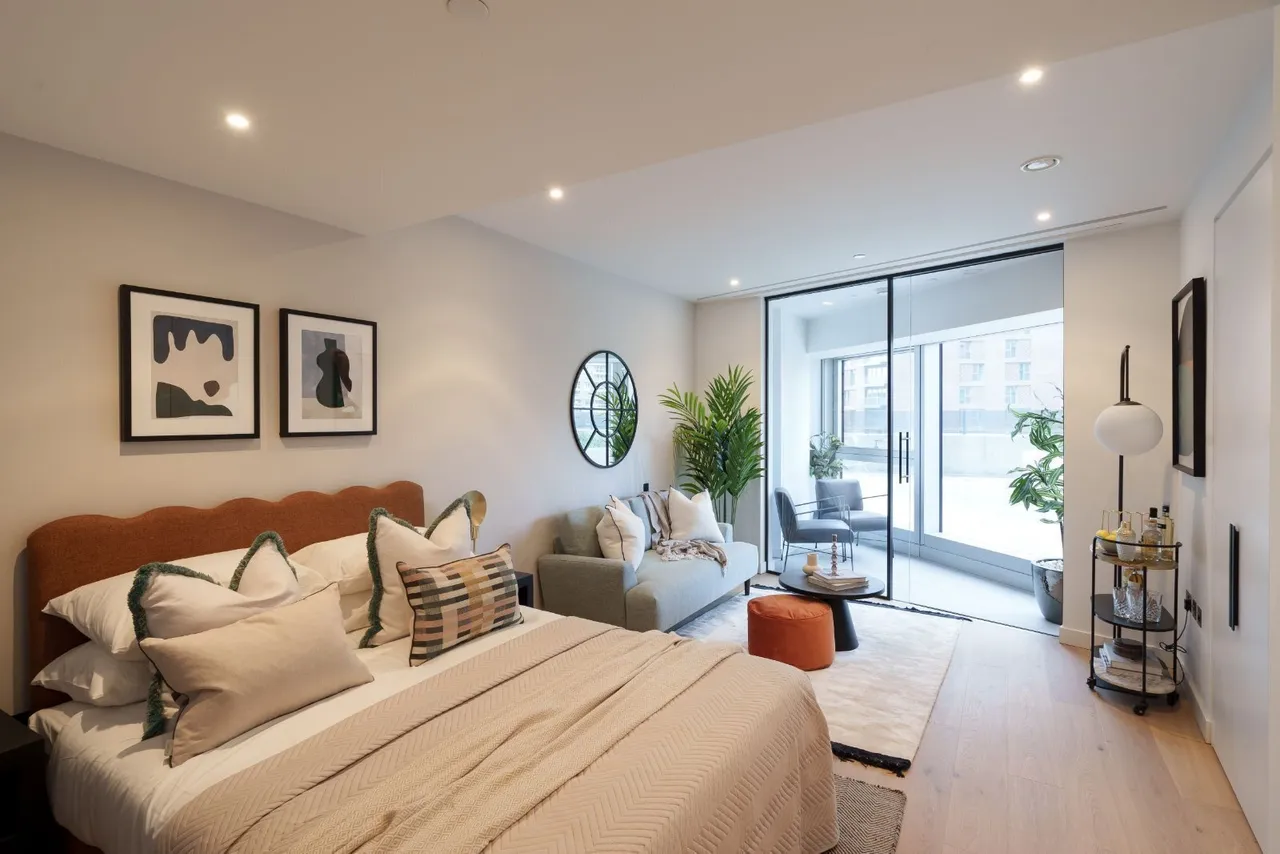 Circus Road West, London, SW11, photo 2