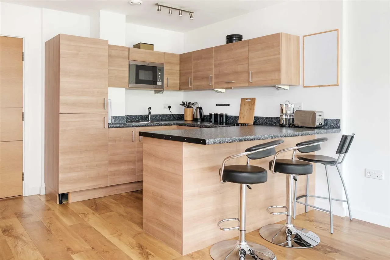 Park Lodge Avenue, West Drayton, UB7, photo 5