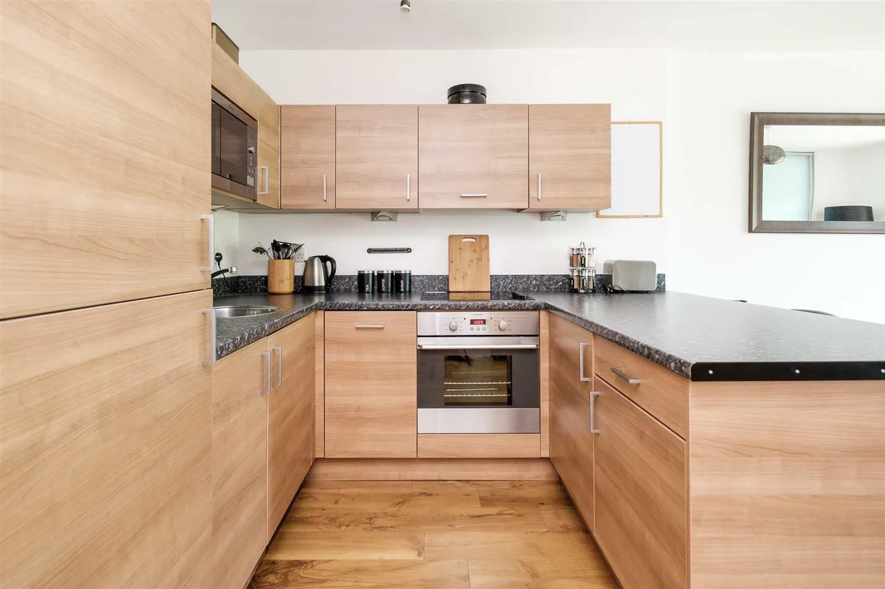 Park Lodge Avenue, West Drayton, UB7, photo 4