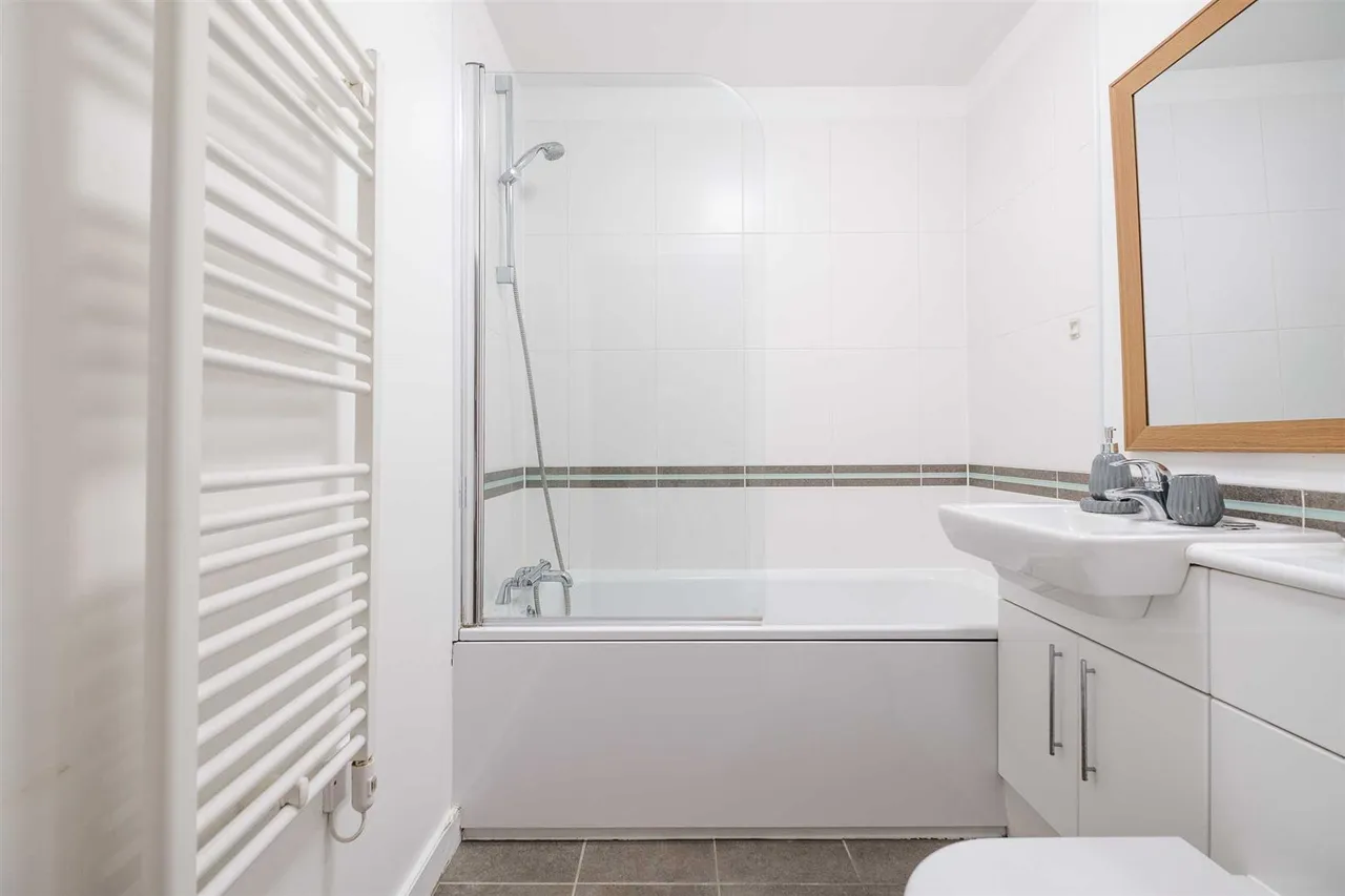 Park Lodge Avenue, West Drayton, UB7, photo 9