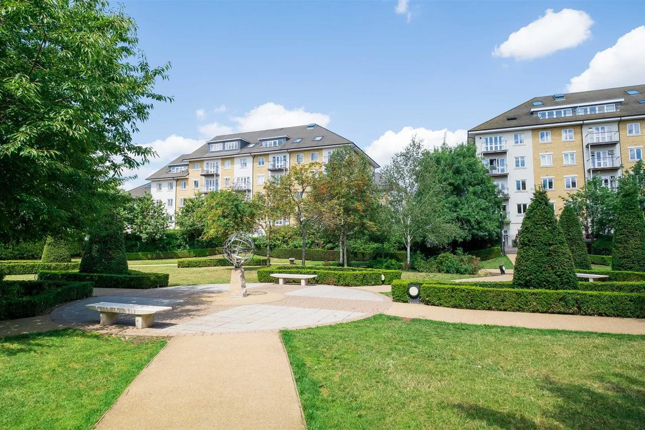 1 bed flat to rent, Park Lodge Avenue, West Drayton, UB7