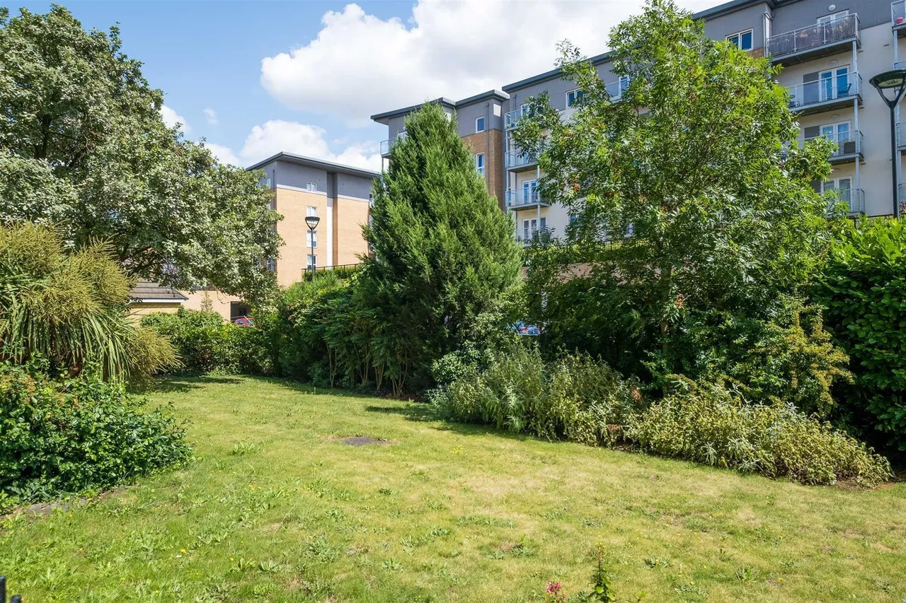 Park Lodge Avenue, West Drayton, UB7, photo 11