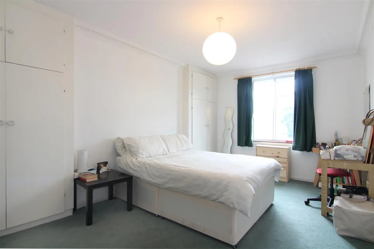 1 bed flat to rent, Keswick Road, Putney, SW15