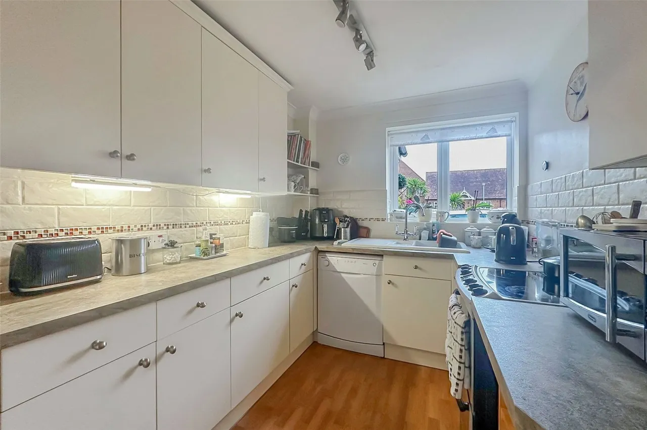 Angmering, BN16, photo 4