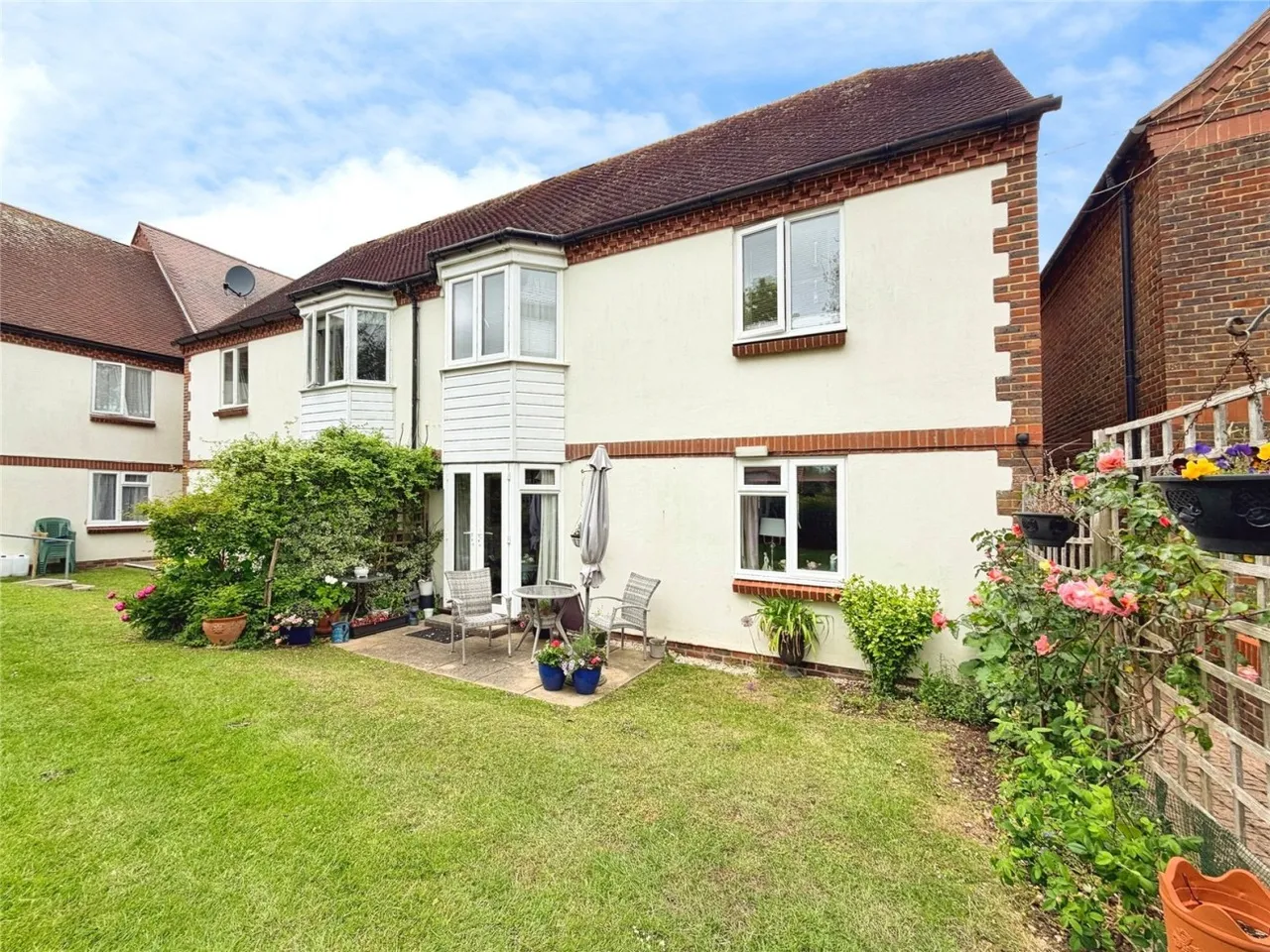 2 bed flat for sale, Angmering, BN16