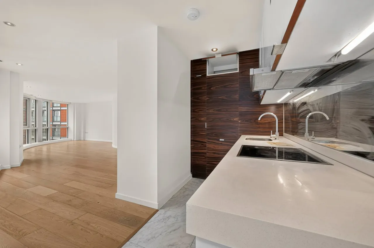 Fairmont Avenue, London, E14, photo 3