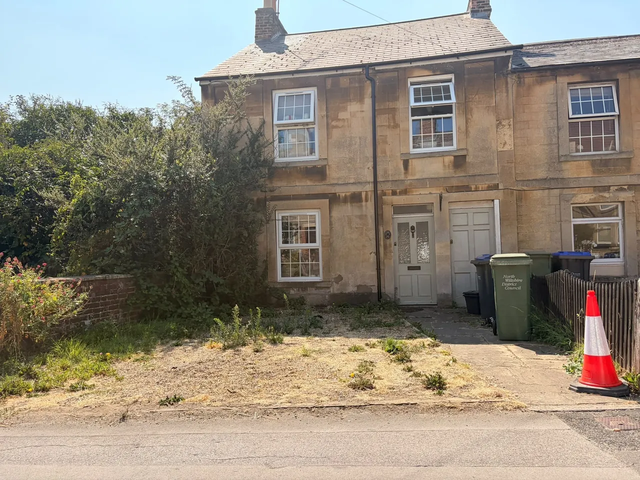 4 bed property to rent — Park Lane, SN15