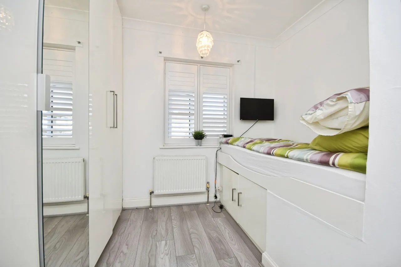 The Lowe, Chigwell, IG7, photo 14
