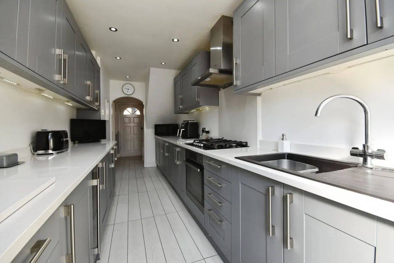 The Lowe, Chigwell, IG7, photo 7