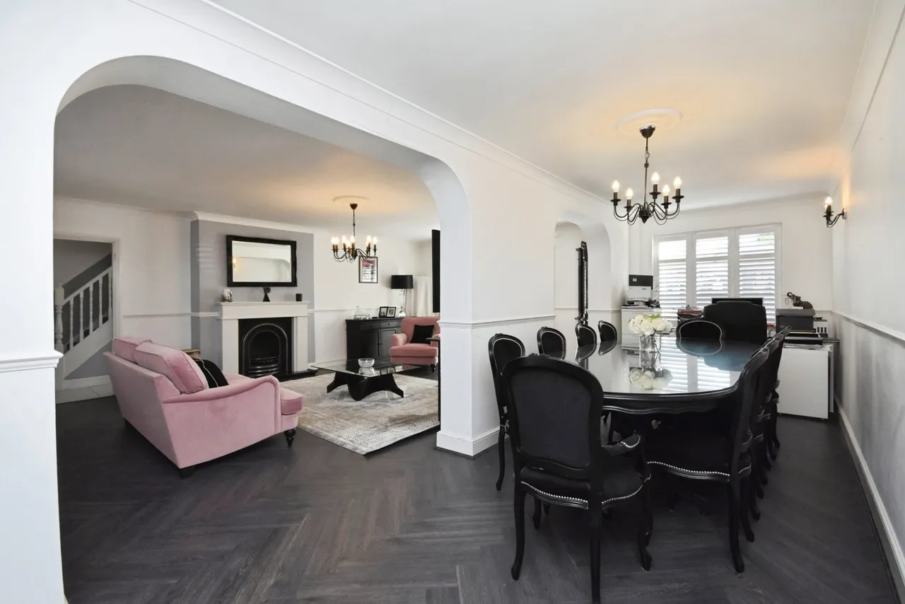 The Lowe, Chigwell, IG7, photo 6