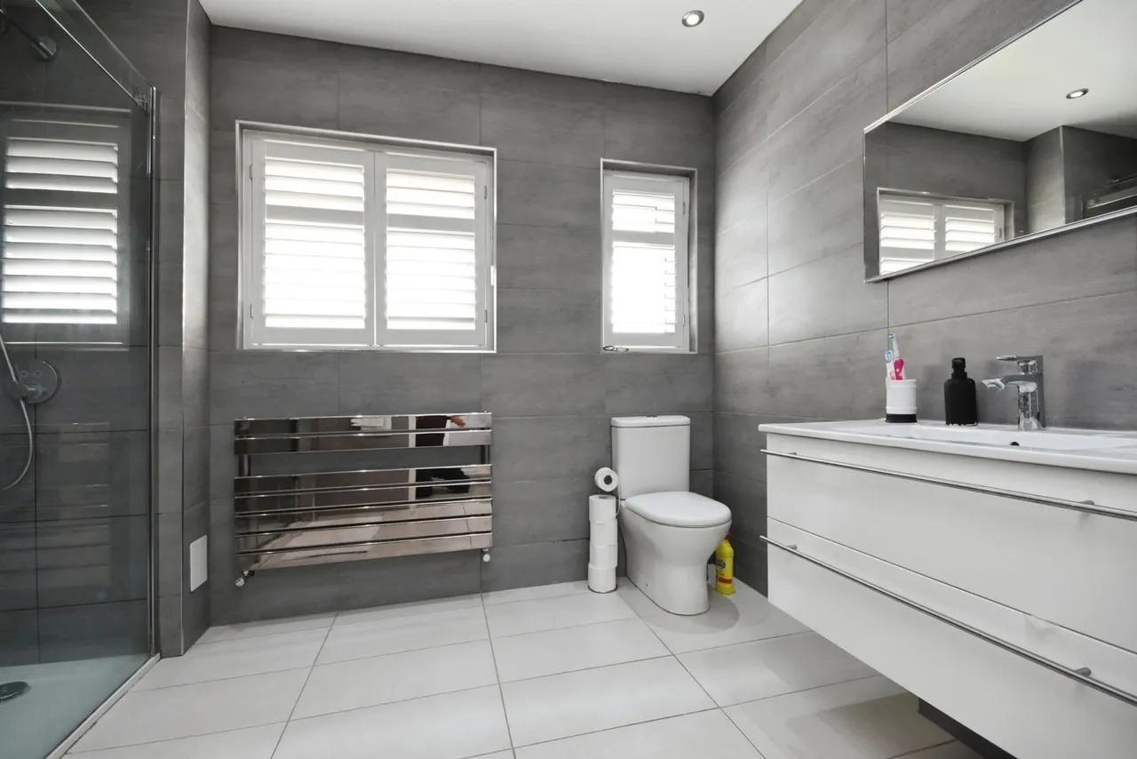 The Lowe, Chigwell, IG7, photo 18