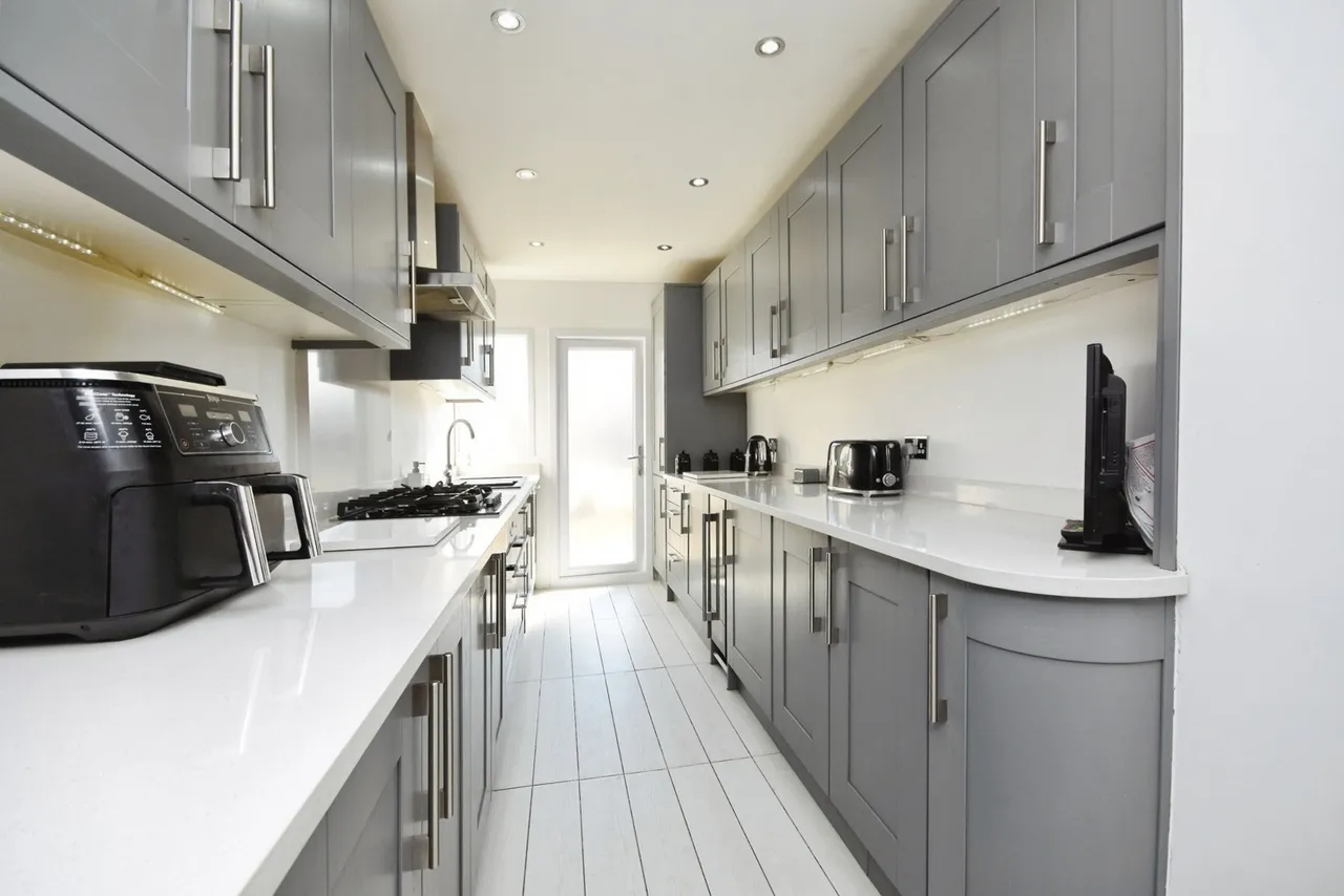 The Lowe, Chigwell, IG7, photo 8