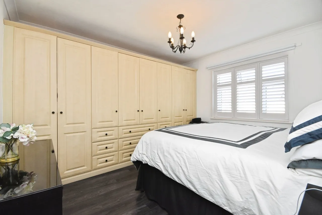 The Lowe, Chigwell, IG7, photo 9