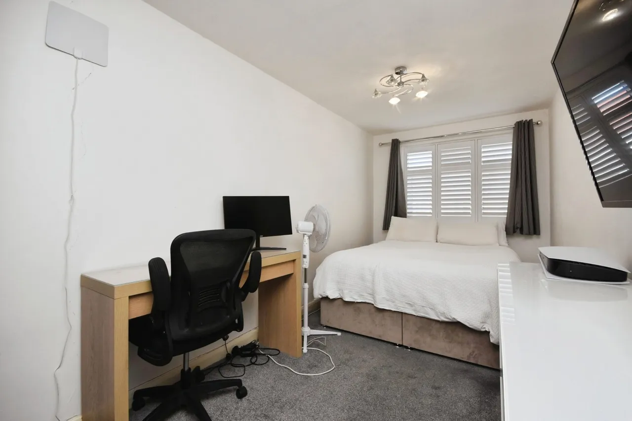 The Lowe, Chigwell, IG7, photo 12