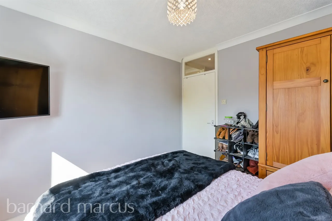 Staines Road, Feltham, TW14, photo 5