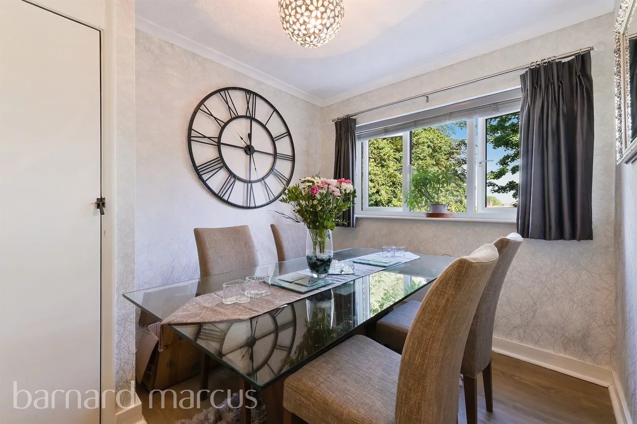 Staines Road, Feltham, TW14, photo 3