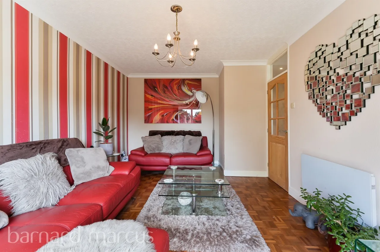 Staines Road, Feltham, TW14, photo 7