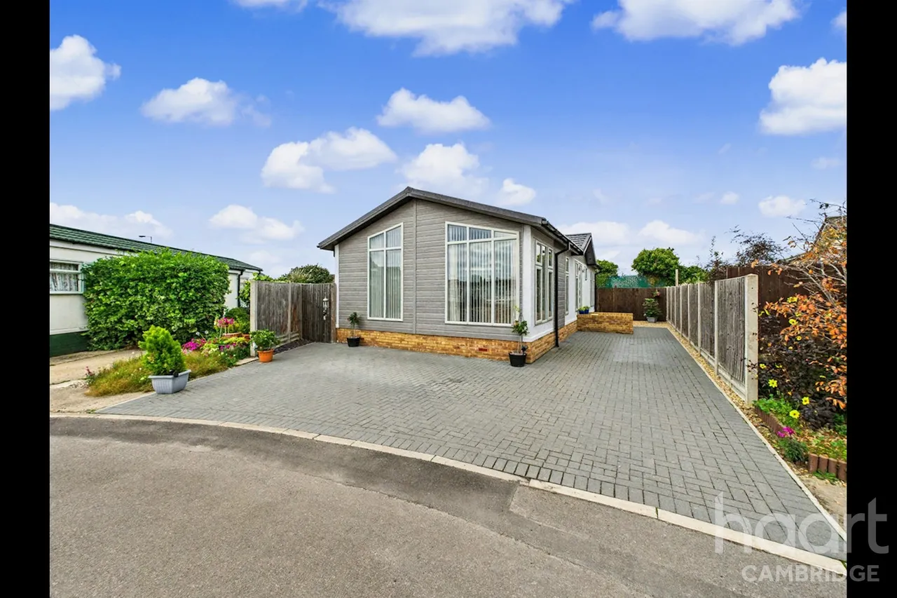 2 bed park home for sale, Denny End Road, Cambridge, CB25
