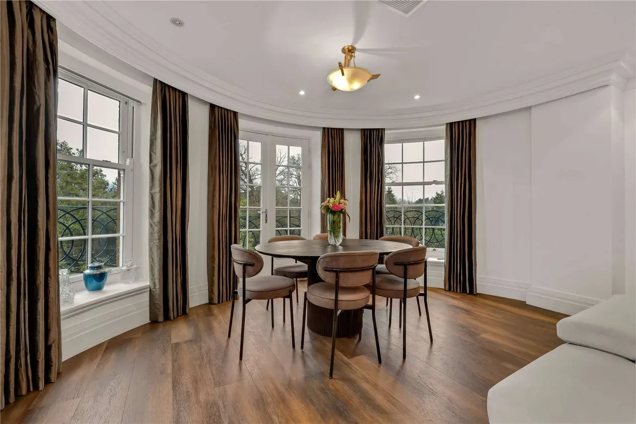 Milbourne House, Princess Square, Esher, Surrey, KT10 9EW, photo 4