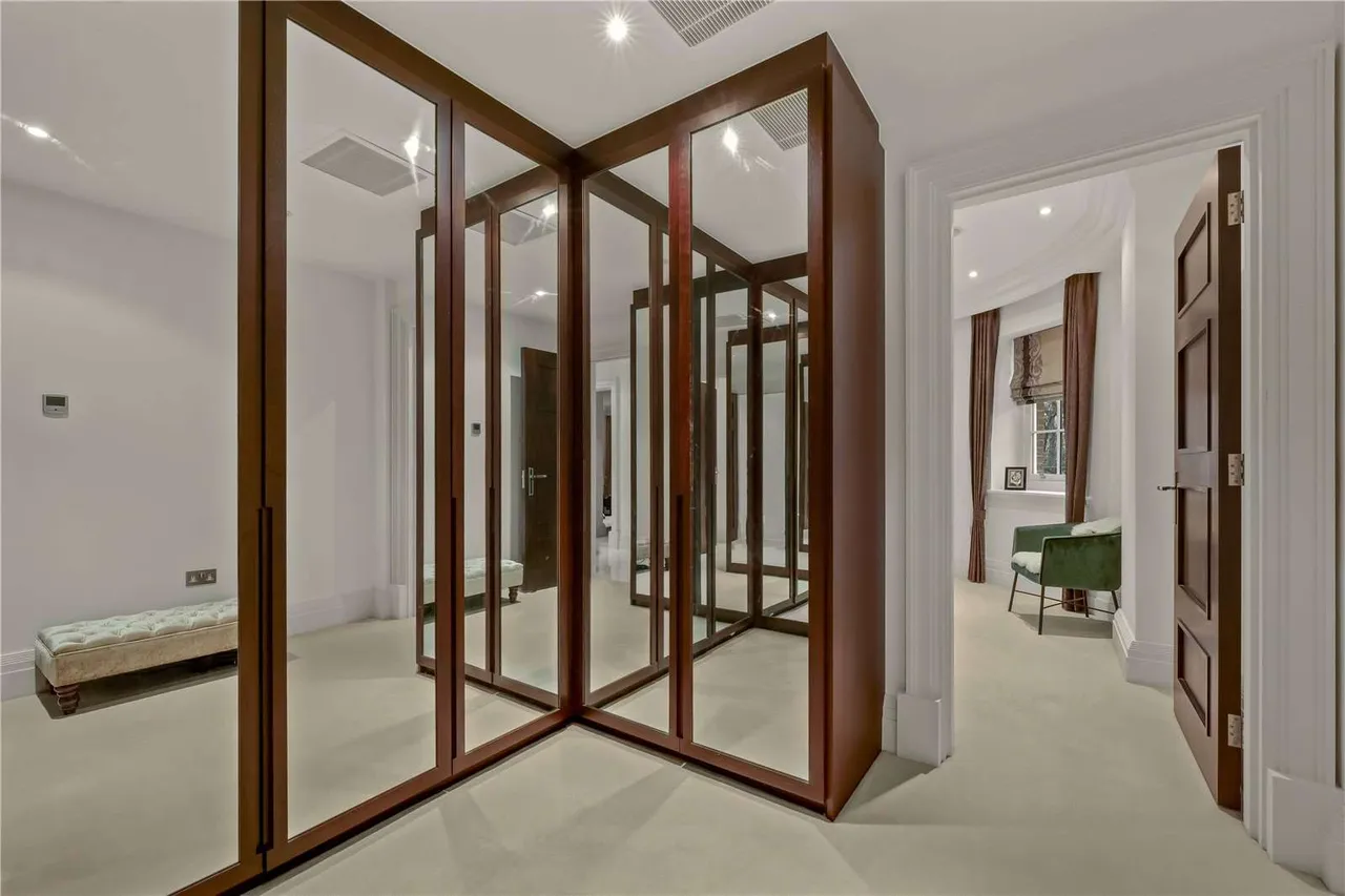 Milbourne House, Princess Square, Esher, Surrey, KT10 9EW, photo 7