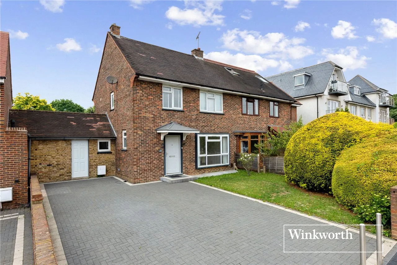 3 bed house for sale — Kingsgate Avenue, Finchley, London, N3