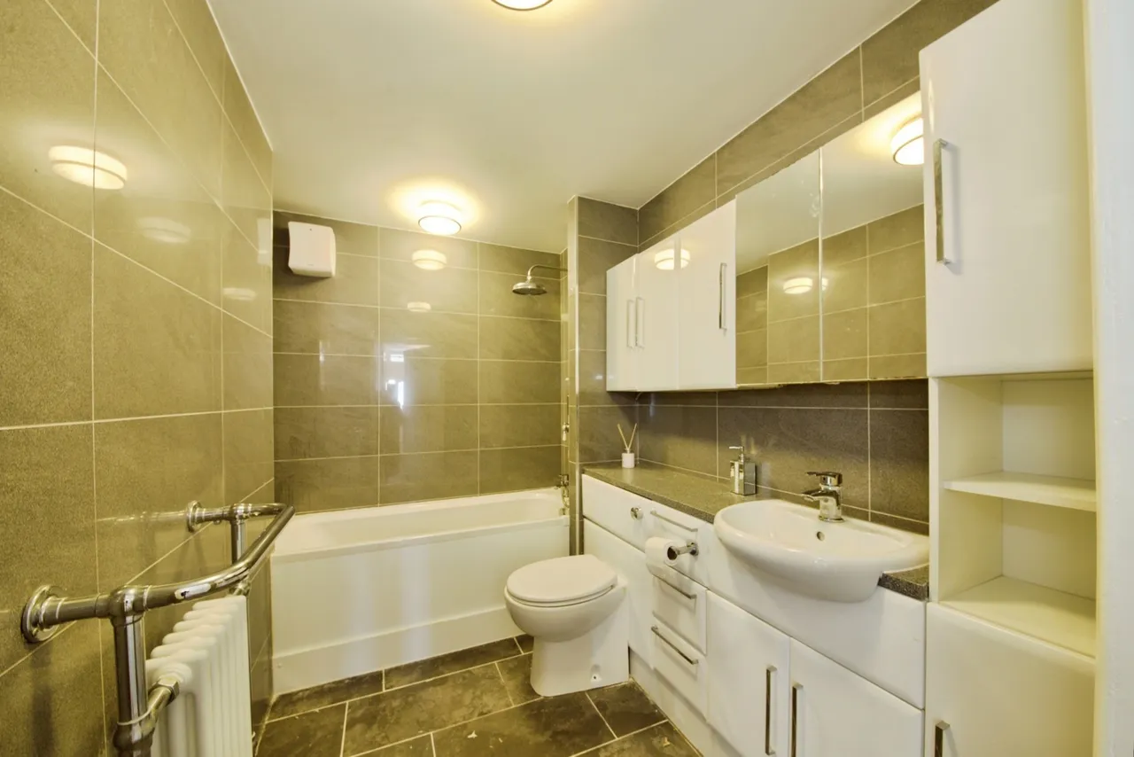 Stanford Close, Romford, RM7, photo 3