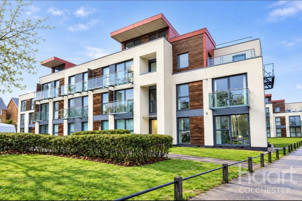 1 bed flat to rent, Cavalry Road, CO2