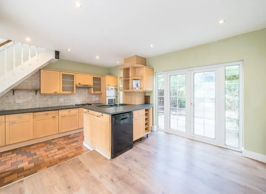 Prospect Crescent, Twickenham, TW2, photo 4