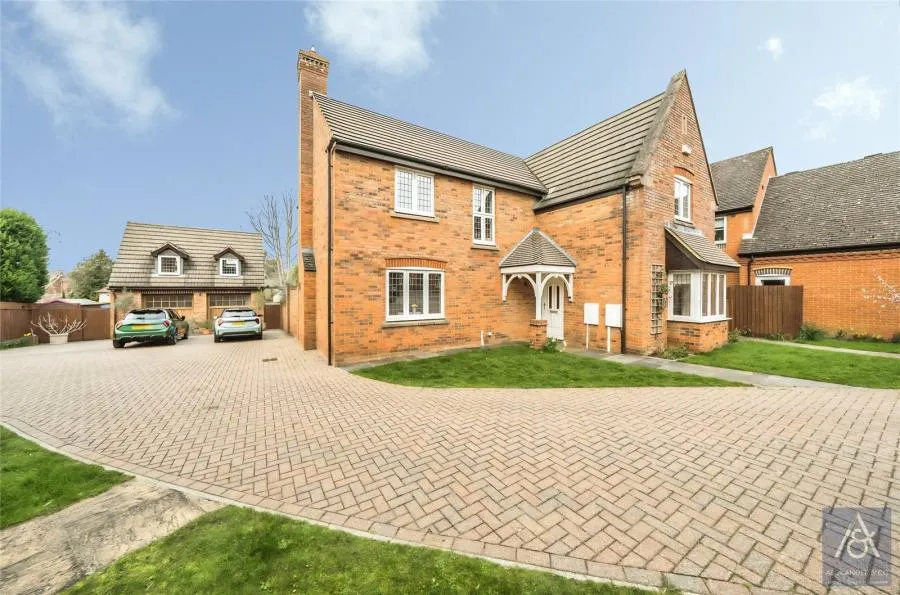 5 bed house for sale, Stable Close, Finmere, MK18