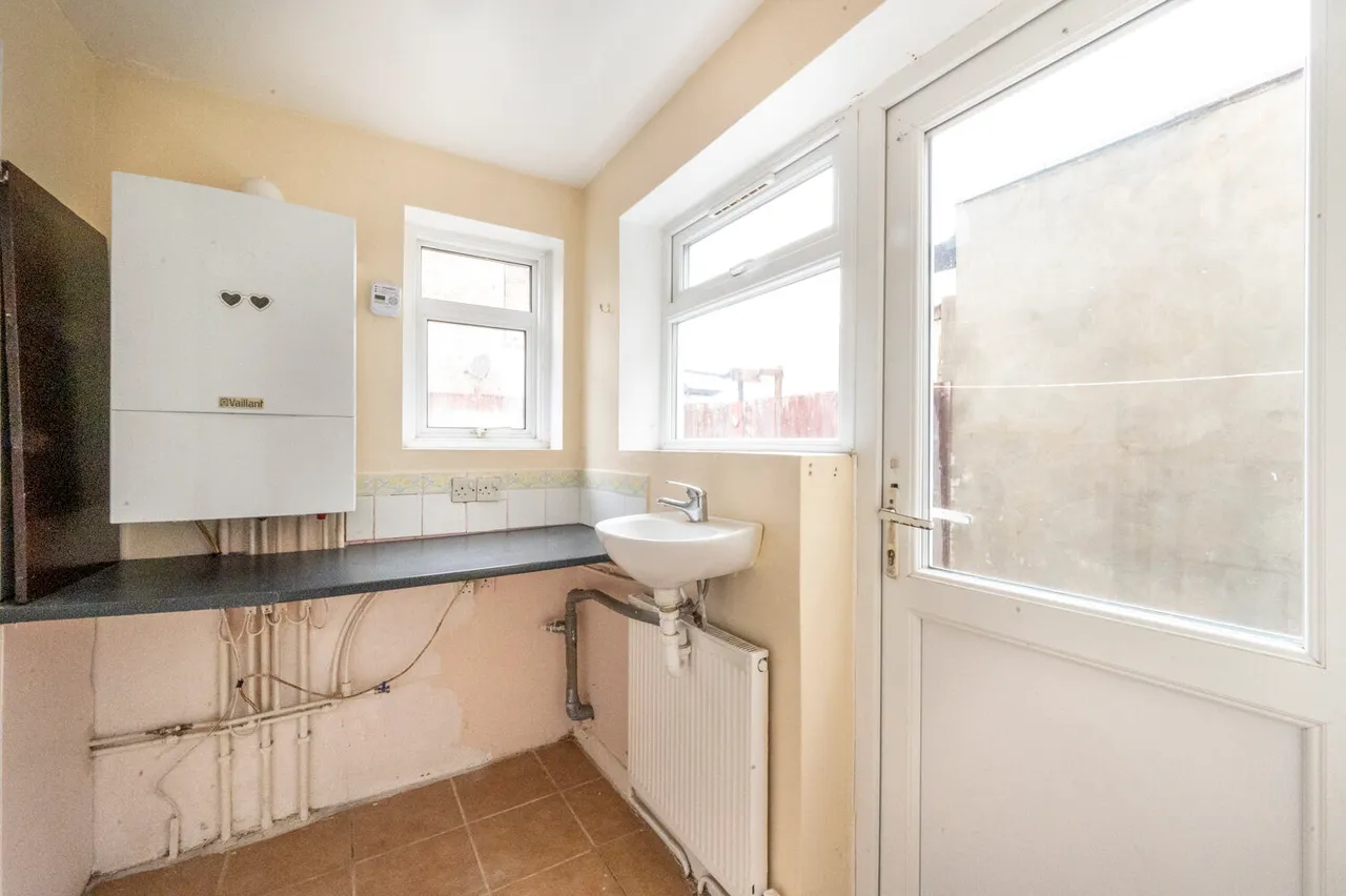 6 Ravenhill Road, London, photo 7