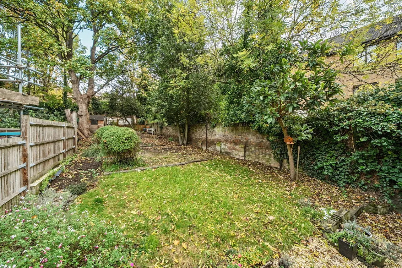 Lewisham Road, SE13, photo 14