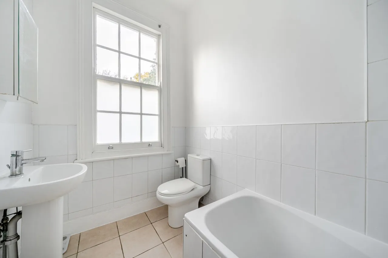 Lewisham Road, SE13, photo 12