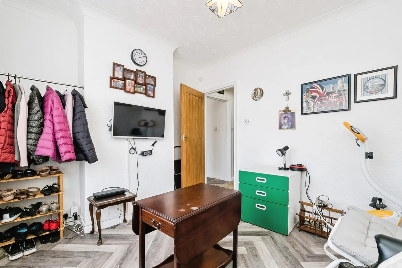 Cranbrook Road, Ilford, IG2, photo 14