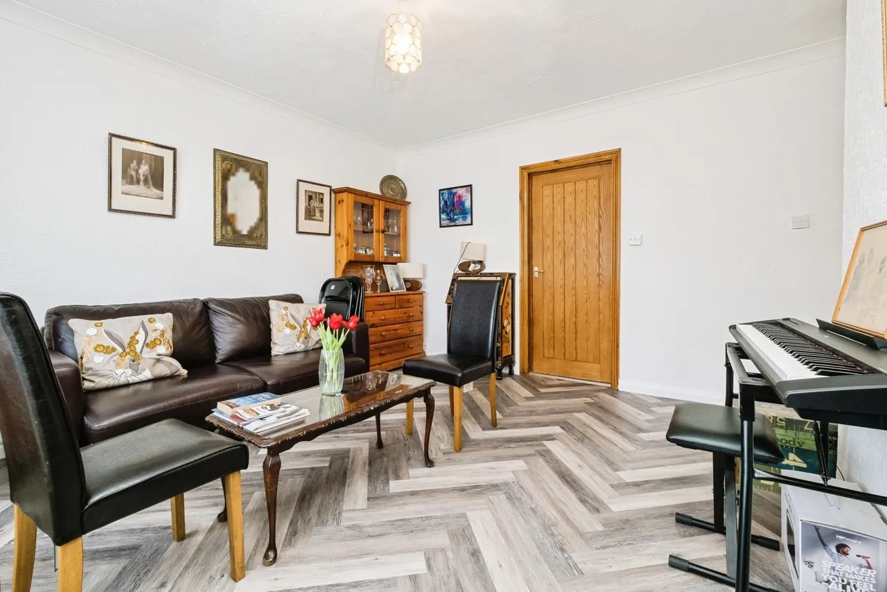 Cranbrook Road, Ilford, IG2, photo 5