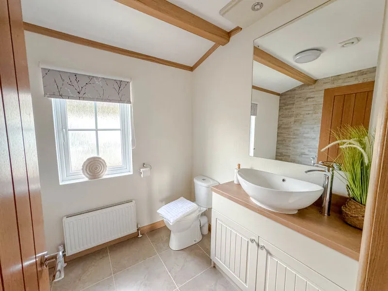 Weybridge Park Estate Weybridge Road, Addlestone KT15 2RF, photo 7