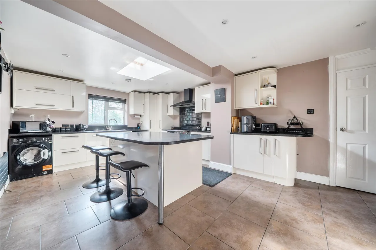 Edington Place, Grove, Wantage, OX12 0BX, photo 2
