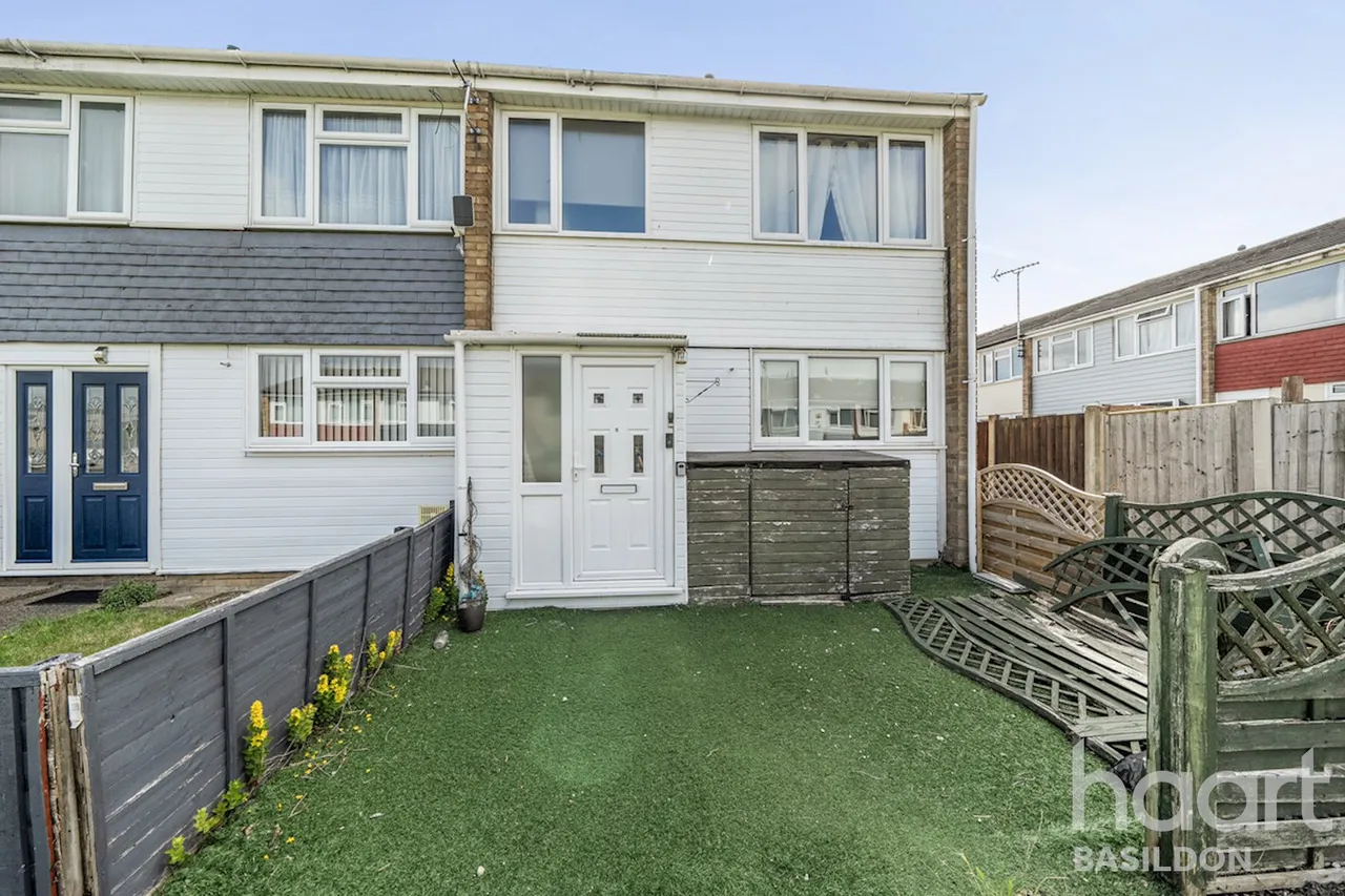 3 bed house for sale, Chatfield Way, Basildon, SS13