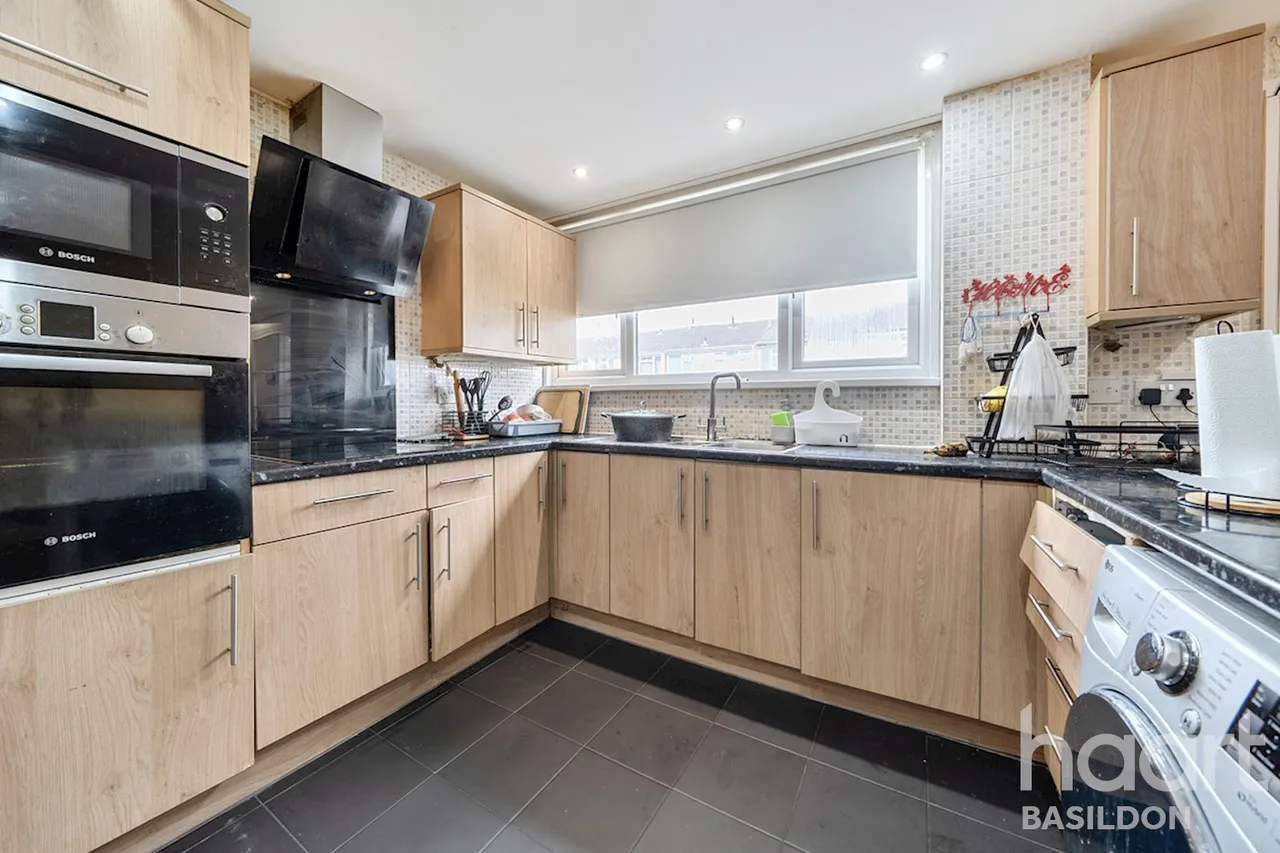 Chatfield Way, Basildon, SS13, photo 4