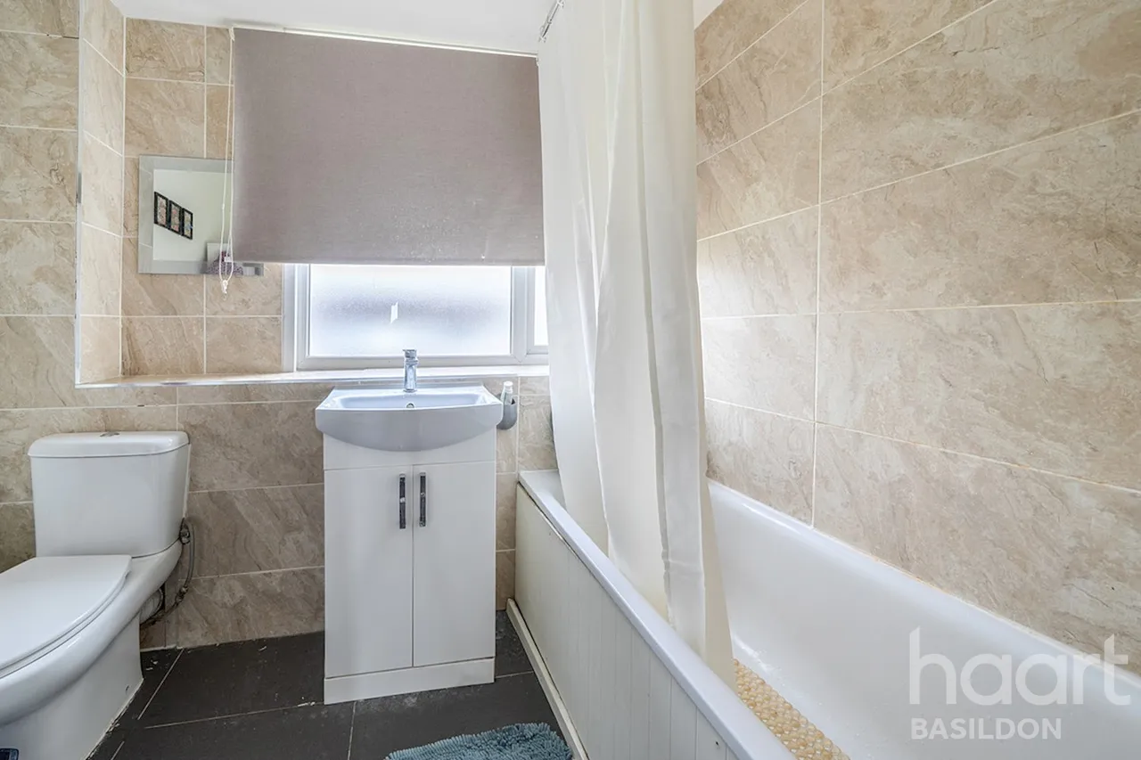 Chatfield Way, Basildon, SS13, photo 13