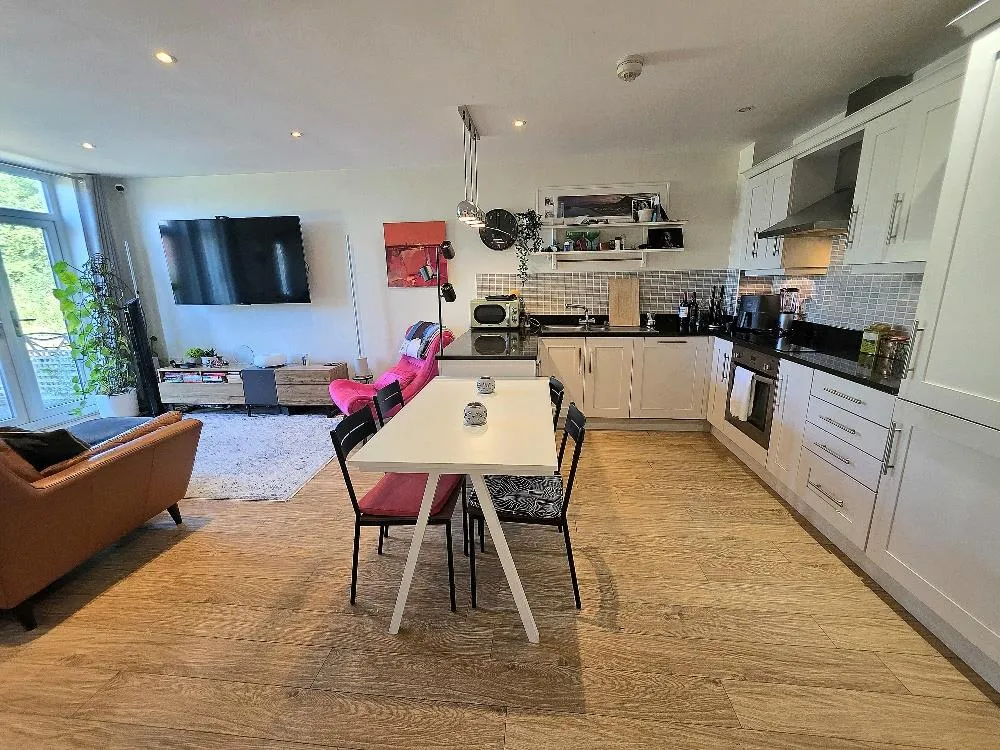 Griffin Farm Drive, Heald Green, photo 2