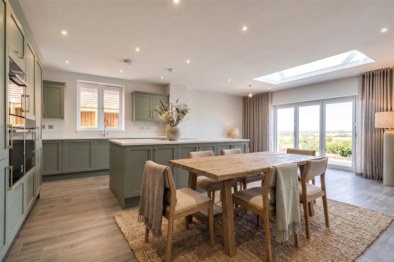 Westfield Road, Long Crendon, HP18, photo 3