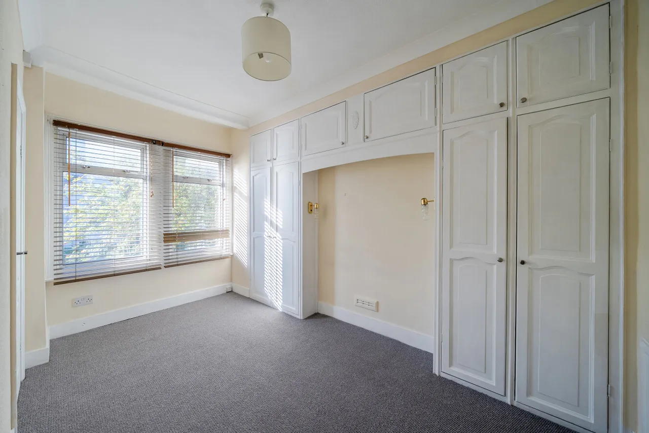 2 bed house to rent, Keble Street, London, SW17