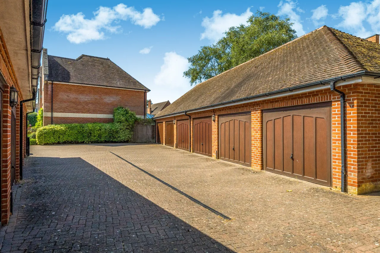 Abbey Gardens, Upper Woolhampton, RG7, photo 15