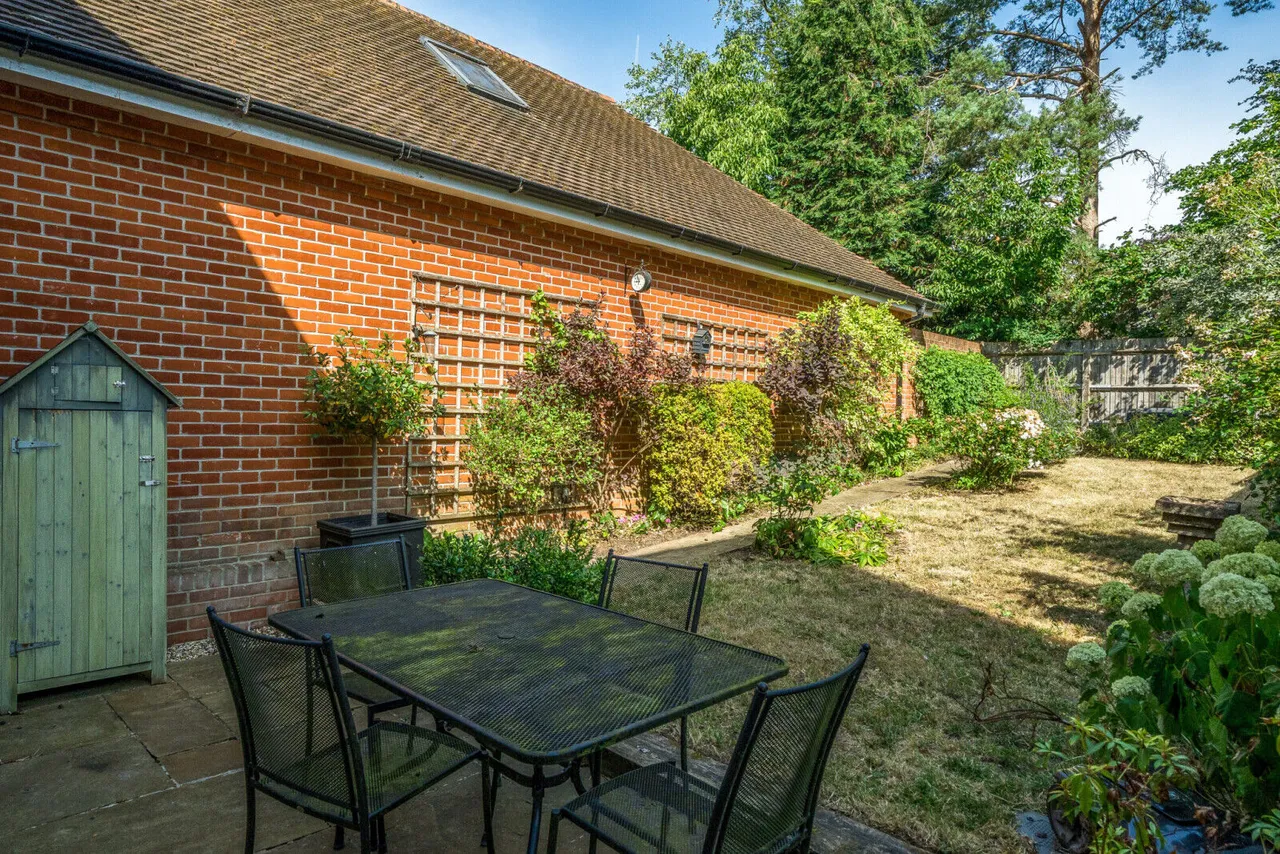 Abbey Gardens, Upper Woolhampton, RG7, photo 12